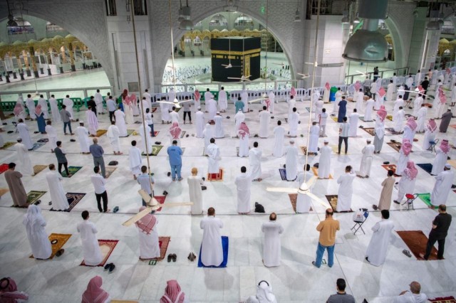 Arabia Saudită: Credincioşii din nou autorizaţi în Marea Moschee din Mecca