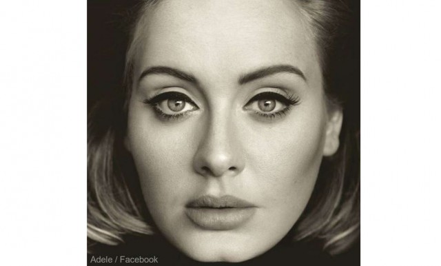 Adele anunţă că va prezenta „Saturday Night Live“, suscitând zvonuri privind lansarea unui nou album