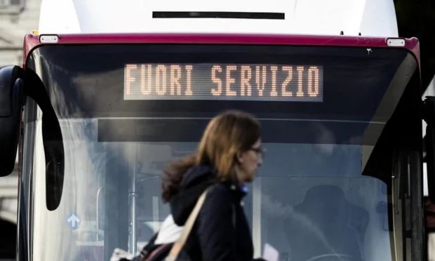Coronavirus: Transportul public, considerat cel mai important factor pentru creşterea numărului de cazuri în Italia