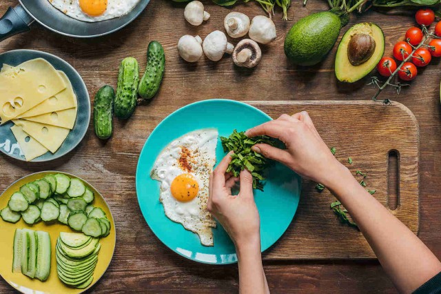 Ceaiul verde, proteinele și somnul - aliații dietei tale