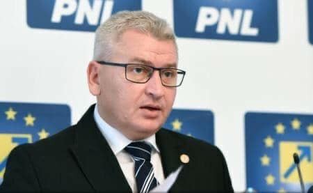 Roman (PNL): Atacăm la CCR alegerea lui Iordache în funcţia de preşedinte al Consiliului Legislativ