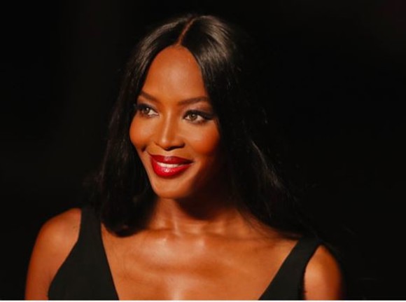 Naomi Campbell își scrie autobiografia