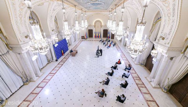 Iohannis: V-am promis că s-a cam terminat cu racolarea şi s-a terminat
