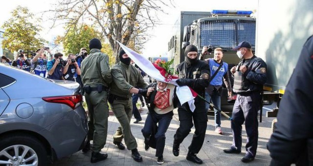 Reporteri fără Frontiere: 300 de angajaţi media au fost arestaţi în Belarus