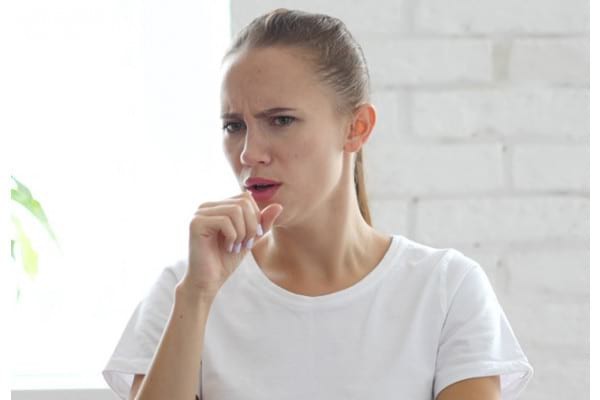 Tusea seacă: ce afecțiuni indică și cum o poți trata