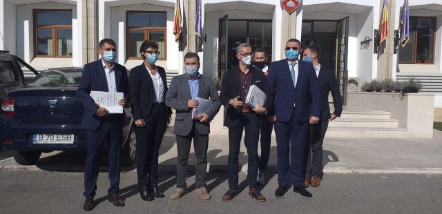 Alianța USR Plus a depus LISTELE cu candidaţii la PARLAMENTARE. VIDEO!