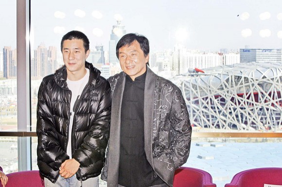 Jackie Chan, dezamăgit de copii. Fiica actorului e lesbiană, iar fiul a ajuns în pușcărie