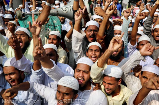 Bangladesh - Un bărbat a fost incendiat de o mulţime furioasă pentru că ar fi arătat lipsă de respect faţă de Coran