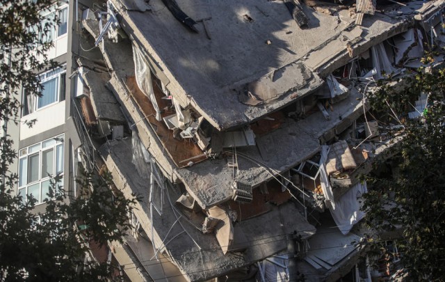 Turcia continuă operaţiunile de salvare după seism; bilanţul deceselor a ajuns la 81