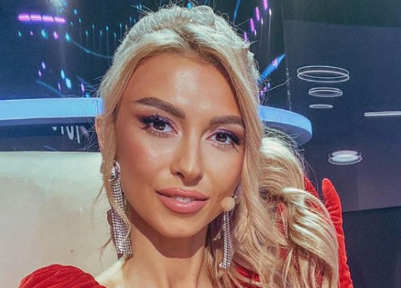 Andreea Bălan, la un pas de septicemie. Artista, internată de urgență în spital