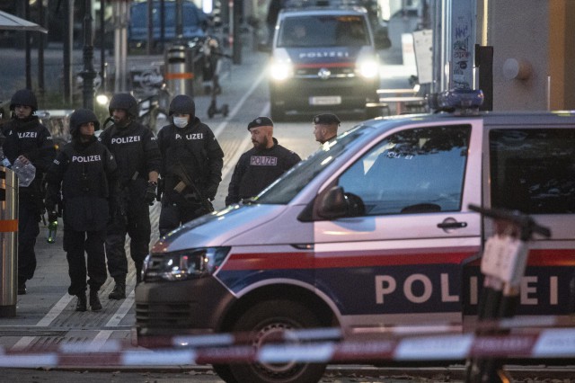 Poliţia slovacă alertase Austria despre încercarea atacatorului de la Viena de a cumpăra muniţii din Slovacia