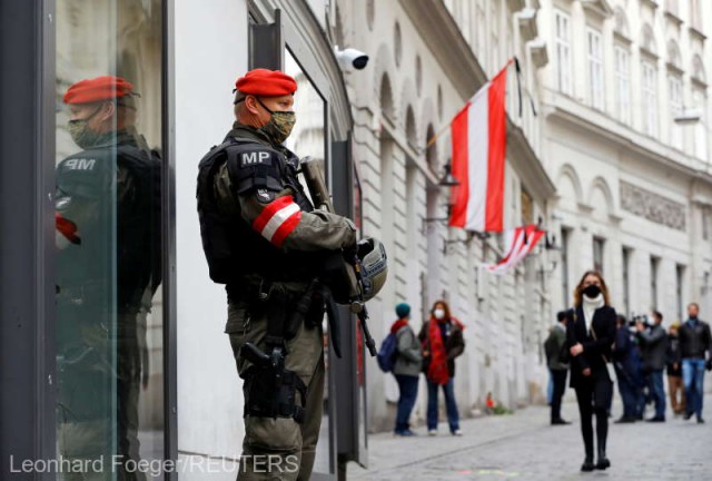 Atentat la Viena: Opt dintre cei arestaţi aveau condamnări pentru acte legate de terorism