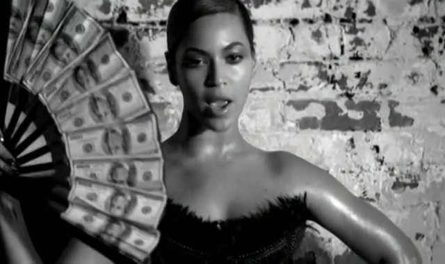Beyoncé, în trei variante de copertă British Vogue realizate de cel mai tânăr fotograf al revistei