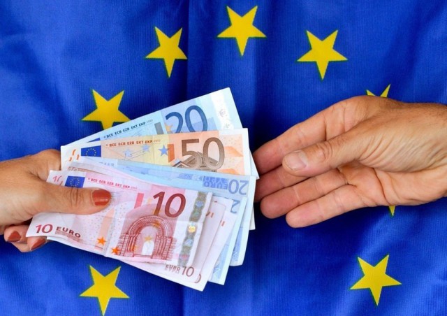 Varşovia acuză Bruxellesul de şantaj în privinţa fondurilor europene