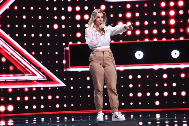 Fiica lui Andrei Gheorghe, Katarina Dyer, apariţie surpriză pe scena de la X Factor