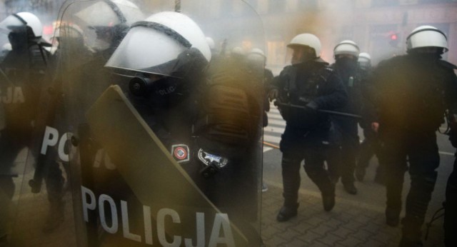 Polonia: 36 de arestări după protestele de miercuri de la Varşovia