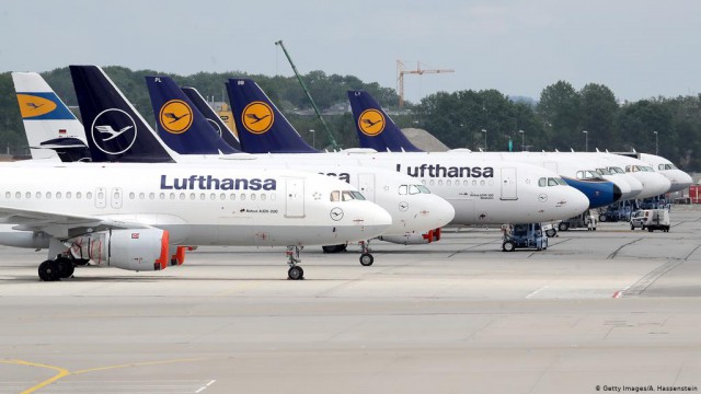 Lufthansa urmează exemplul rivalului British Airways şi elimină gustările gratuite pentru pasagerii de la clasa economy