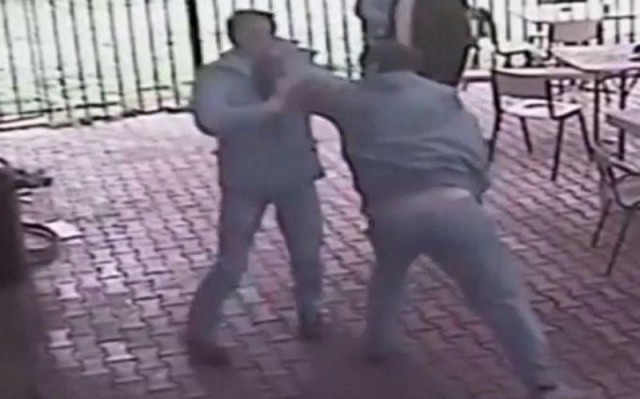Condamnați la ÎNCHISOARE după ce şi-au BĂTUT partenerul de PAHAR