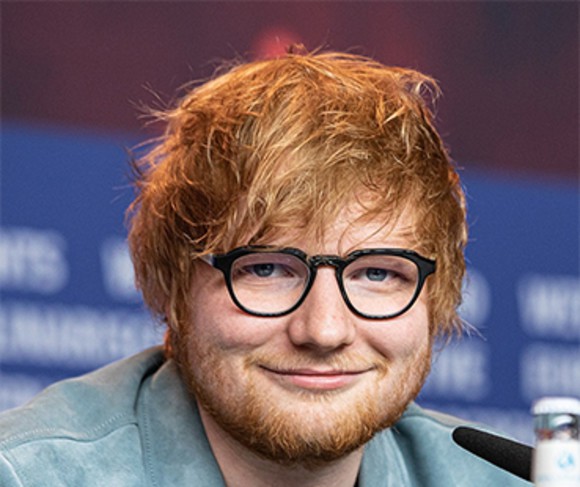 Ed Sheeran a „spart“ 3 milioane de lire ca să-şi facă propriul oraş la ţară