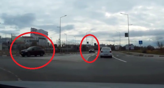 A INTRAT în sensul GIRATORIU din Mamaia ca pe AUTOSTRADĂ! Video