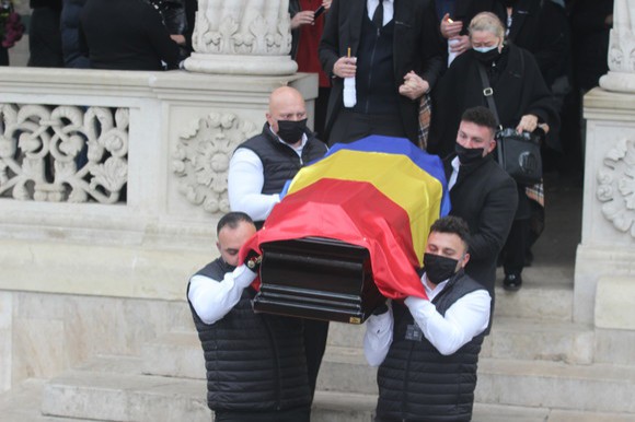 Vladimir Găitan a fost condus pe ultimul drum. Fiul stabilit la Londra nu a lipsit de la înmormântare