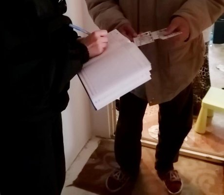 Doi bărbați au fost prinși cu droguri pe stradă, în Km 4-5 