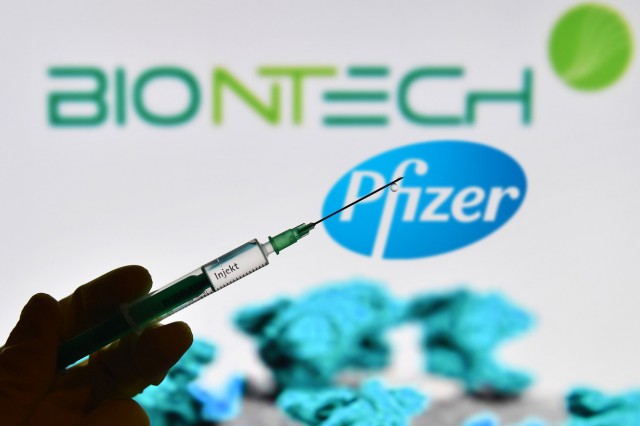 Europa va plăti mai puţin decât SUA pentru vaccinul Pfizer