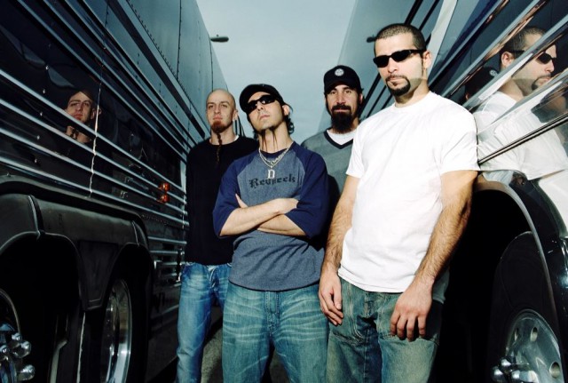 System of a Down a strâns peste 600.000 de dolari în sprijinul armenilor afectaţi de războiul din Nagorno-Karabah