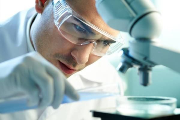 Categoria de vârstă cu cel mai mare risc de hepatită C