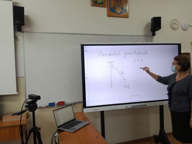 Dispozitive interactive Smart la Liceul Teoretic Ovidius