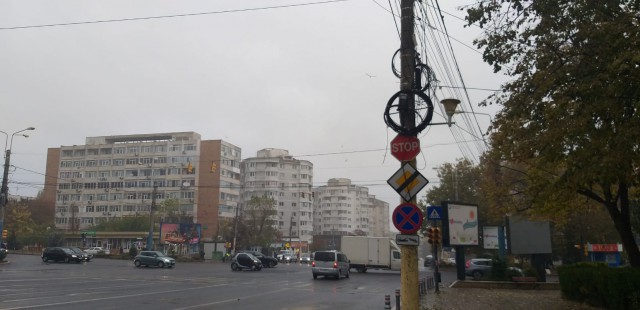 BLOCAJ deranjant la intersecţia bulevardului Tomis cu Soveja, din cauza SEMAFOARELOR