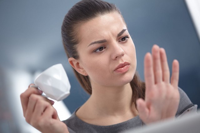 De ce ți se îngălbenesc unghiile? 5 cauze posibile