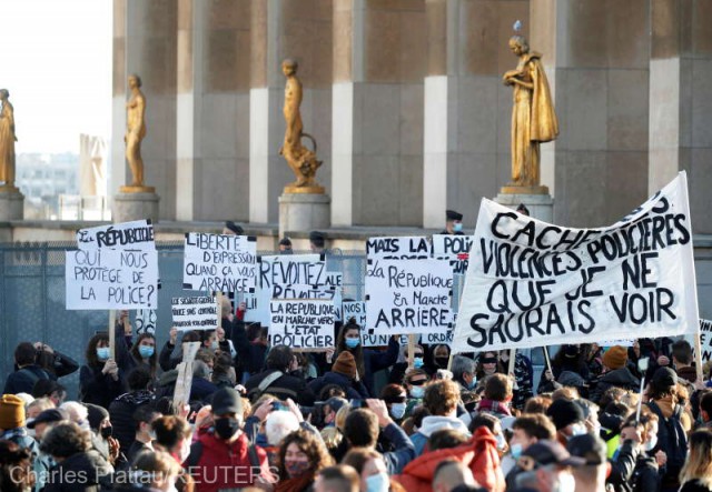 Proteste în Franţa împotriva legii care limitează difuzarea de imagini cu poliţişti