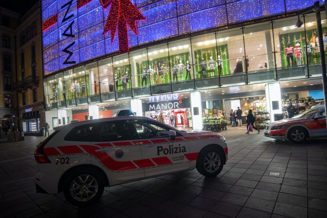 Elveţia: O femeie cu cetăţenie elveţiană, cunoscută ca jihadistă, identificată ca autoare a atacului de la Lugano