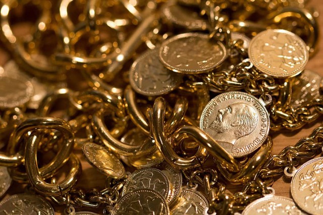 Mark Mobius: Investitorii să păstreze 10% din portofoliu în aur, deoarece monedele se vor devaloriza