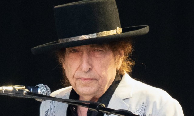 Documente ale lui Bob Dylan şi versuri ale unor cântece nelansate, vândute pentru jumătate de milion de dolari