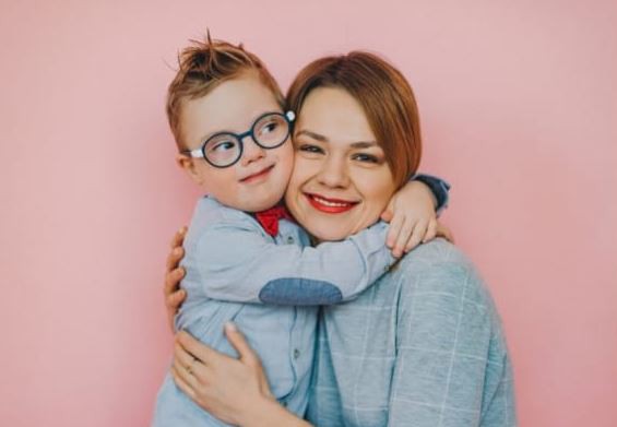 Ai un copil cu sindromul Down? Iată câteva ponturi de parenting utile, pentru a îi asigura o viață normală