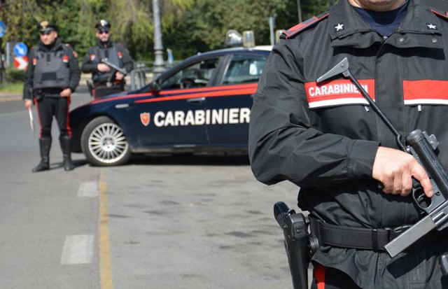 Un bărbat a deschis focul într-o discotecă din sudul Italiei, zece persoane rănite