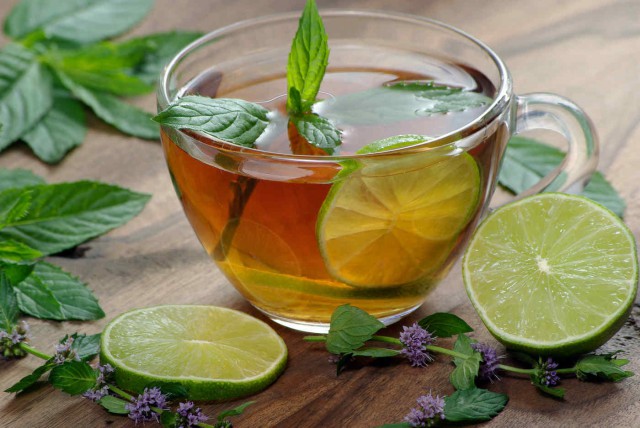Ceaiul și extractul de mentă: ce beneficii au?