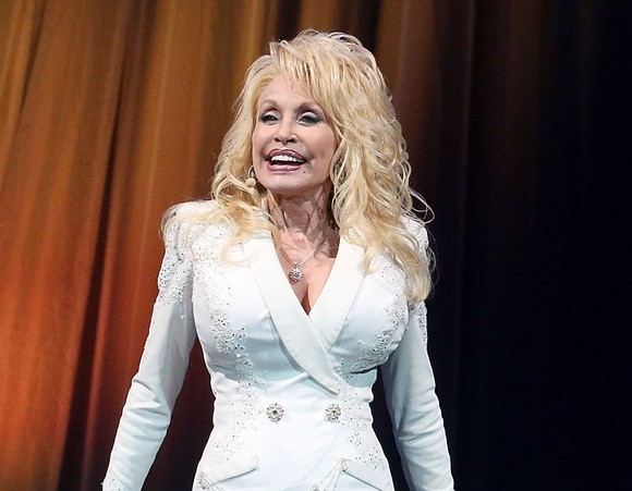 Dolly Parton pozează în Playboy la 75 de ani. A mai apărut în celebra revistă în 1978