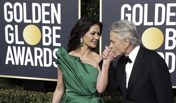 Michael Douglas și Catherine-Zeta Jones - 20 de ani de căsătorie. Cu ce replică neobișnuită a cucerit-o