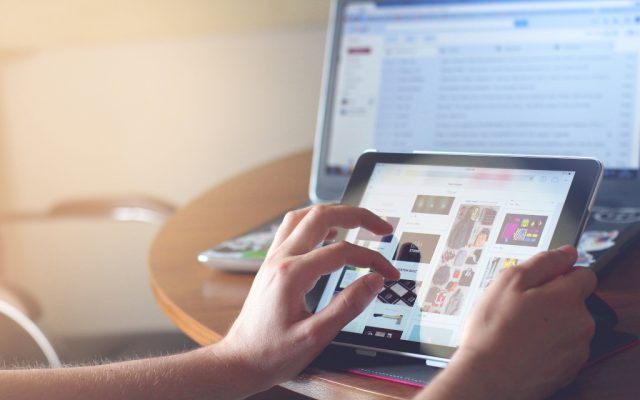 Inspectoratul Școlar CUMPĂRĂ TABLETE pentru ELEVI Inspectoratul Școlar CUMPĂRĂ TABLETE pentru ELEVI