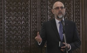 Kelemen Hunor s-a DEZLĂNȚUIT după demisia lui Ciolacu și cea a parlamentarilor USR