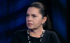 Adriana Săftoiu ÎI DĂ DE GOL pe useriștii și pesediștii DEMISIONARI