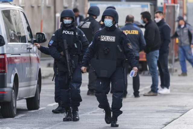 Poliţia austriacă a arestat încă doi suspecţi în ancheta privind atacurile comise la Viena în noiembrie