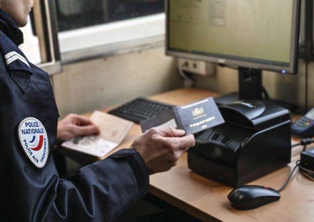 Acord între Regatul Unit şi Franţa pentru a stăvili imigraţia clandestină prin Canalul Mânecii