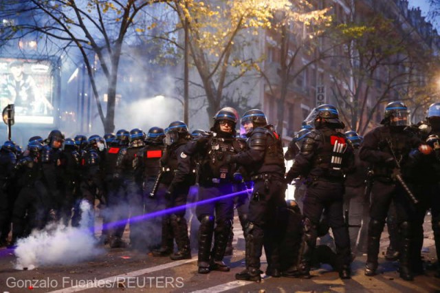 Violenţe şi arestări la manifestaţia pentru „drepturi sociale şi libertăţi“ în Franţa