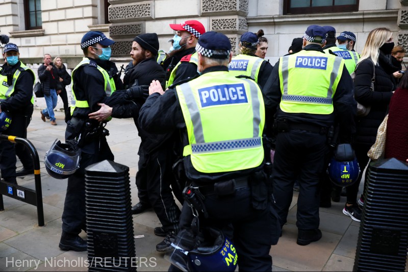 Coronavirus: Peste 60 de persoane, arestate de poliţia londoneză în timpul unui protest împotriva restricţiilor