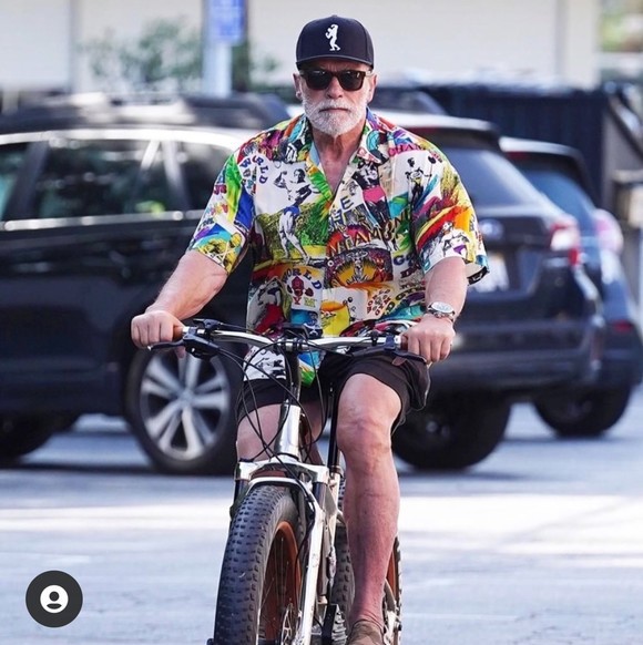 Arnold Schwarzenegger pedalează 300 de kilometri în fiecare lună, la cei 73 de ani ai săi