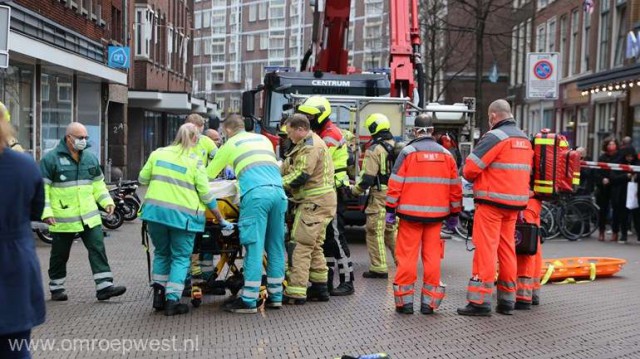 Olanda: Atac cu cuţitul şi incendiu într-un supermarket la Haga; doi răniţi şi un suspect căutat
